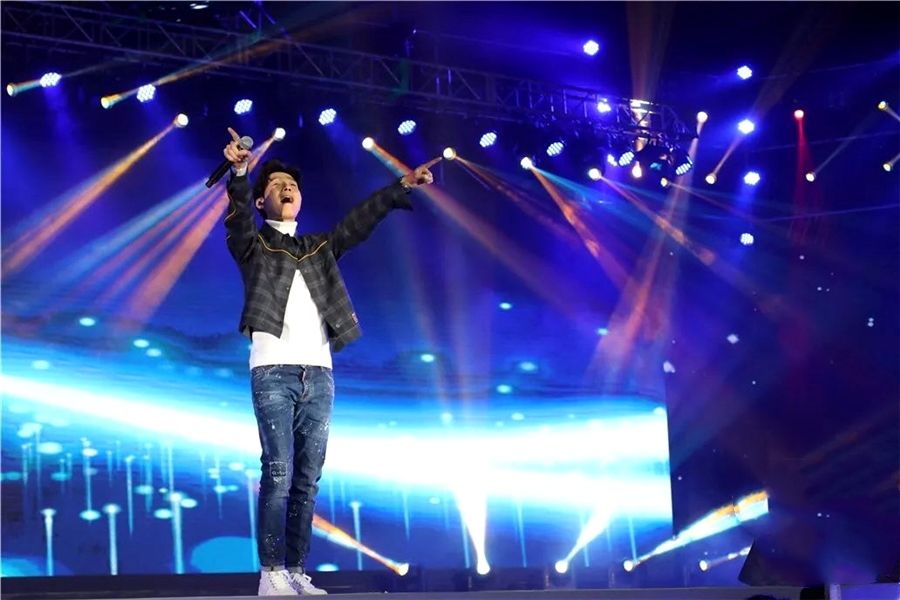 1536146057584172.jpg KrnqJQUS_QFG7.jpg