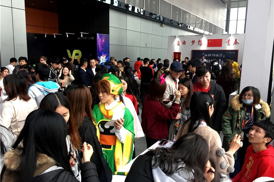 1536146125844756.jpg IADyzneg_Cvuw.jpg